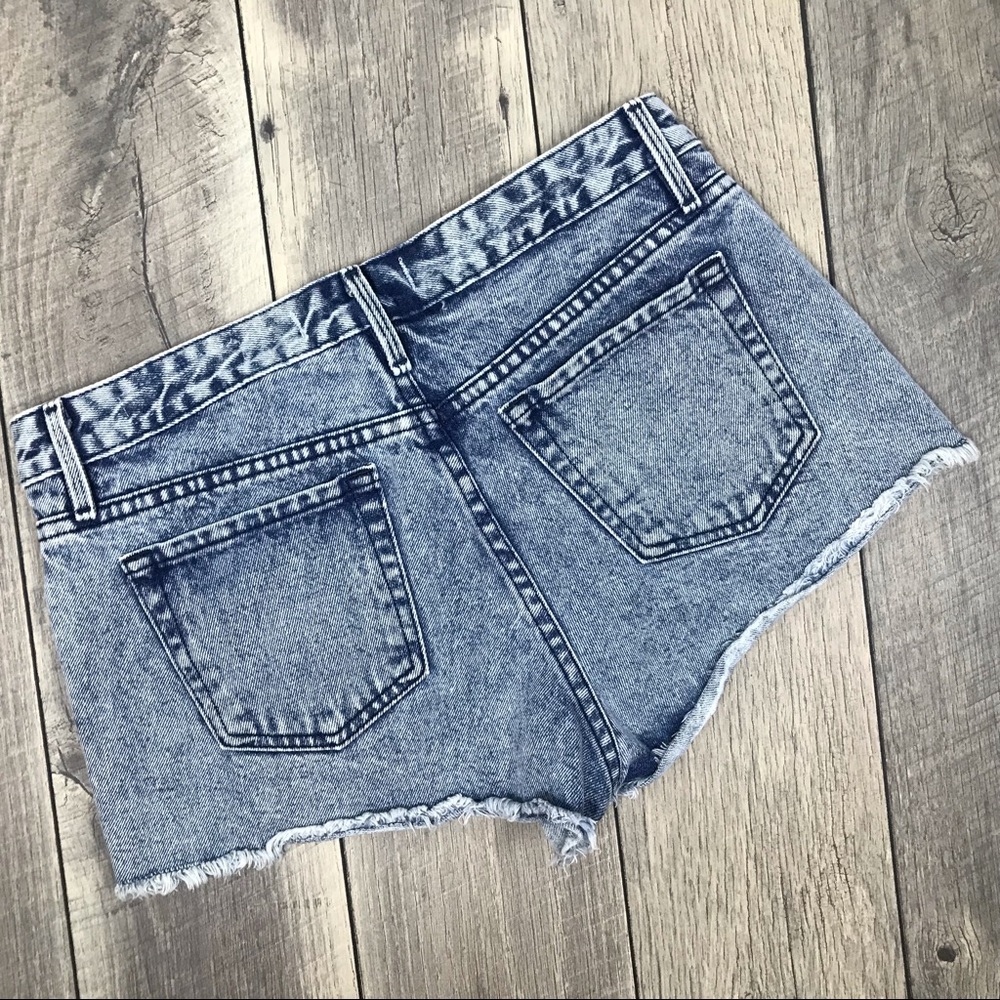 Bullhead Low Rise Cut-off shorts - Picture 3 of 3